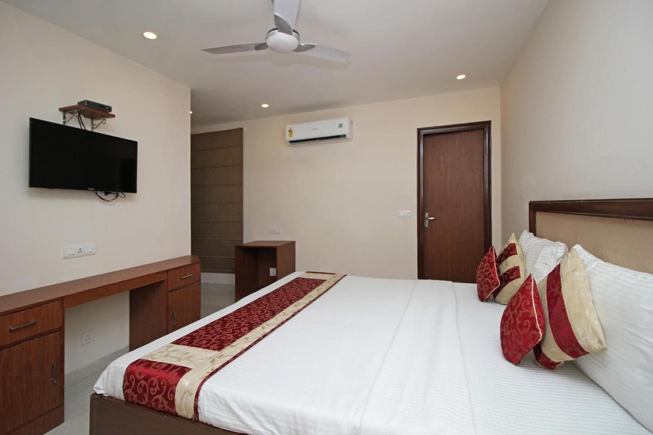 Oyo Hotel Blu Pebbles Near Delhi Airport Ню Делхи Екстериор снимка