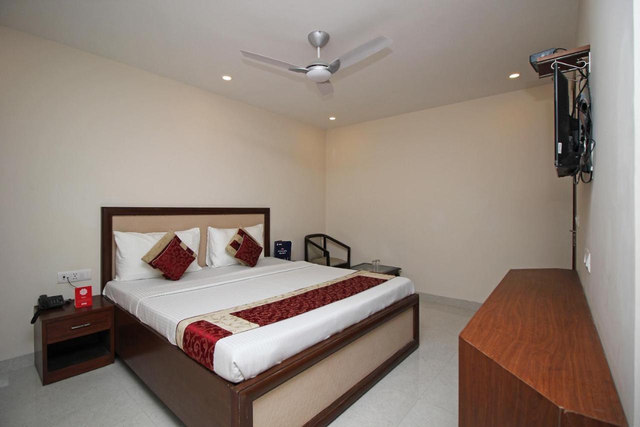 Oyo Hotel Blu Pebbles Near Delhi Airport Ню Делхи Екстериор снимка