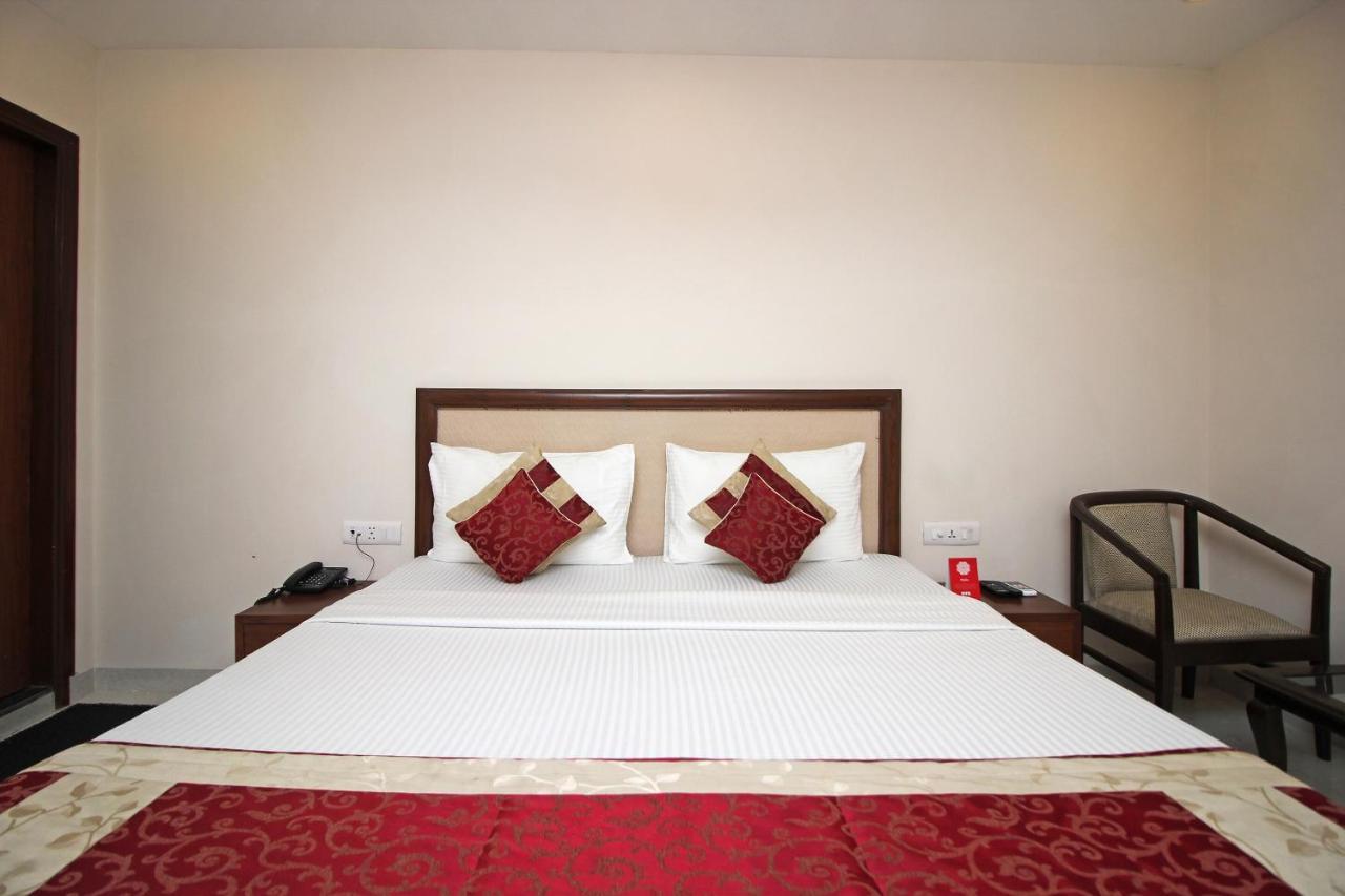 Oyo Hotel Blu Pebbles Near Delhi Airport Ню Делхи Екстериор снимка