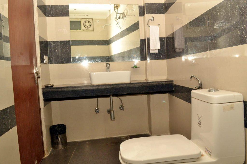 Oyo Hotel Blu Pebbles Near Delhi Airport Ню Делхи Екстериор снимка